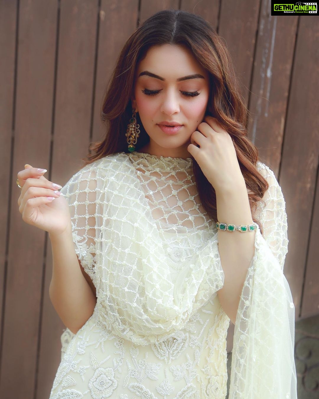 Hansika Motwani Instagram - 🌸🌸
