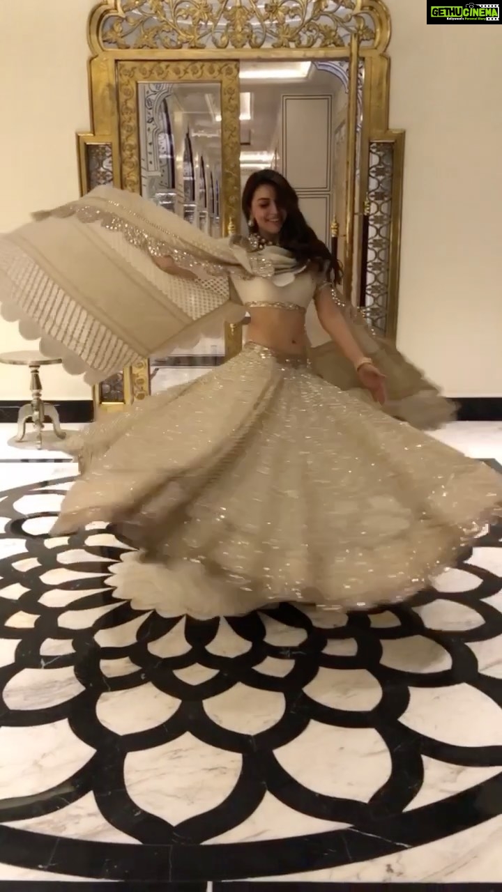Hansika Motwani Instagram - That magical feeling ✨✨ #reels #reeling #reelkarofeelkaro #reelsinstagram #ree • • • • @abhinavmishra_ @soodpranav