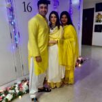 Hansika Motwani Instagram - Happy Diwali 🪔. From my family to yours💛