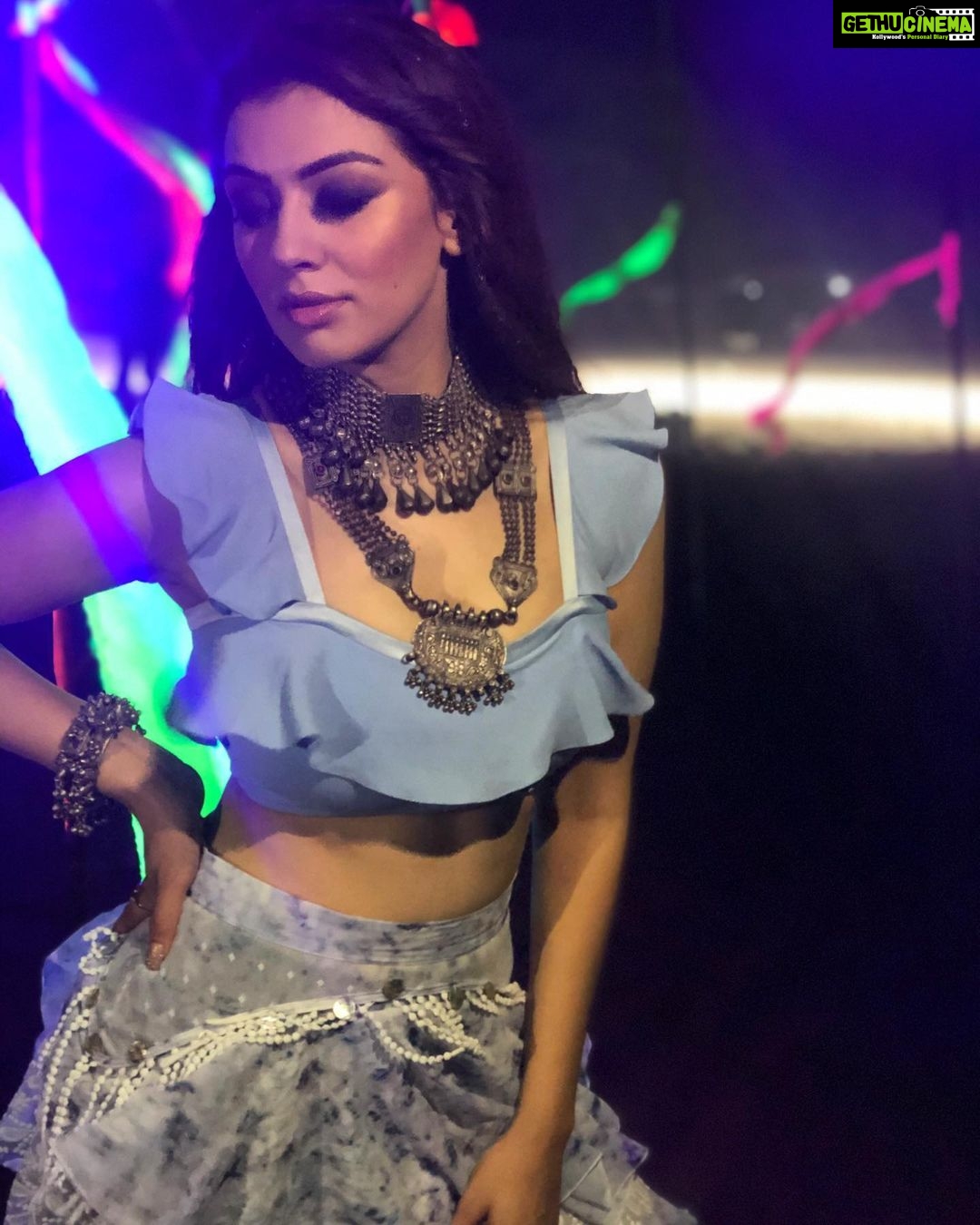 Hansika Motwani Instagram - 🌊