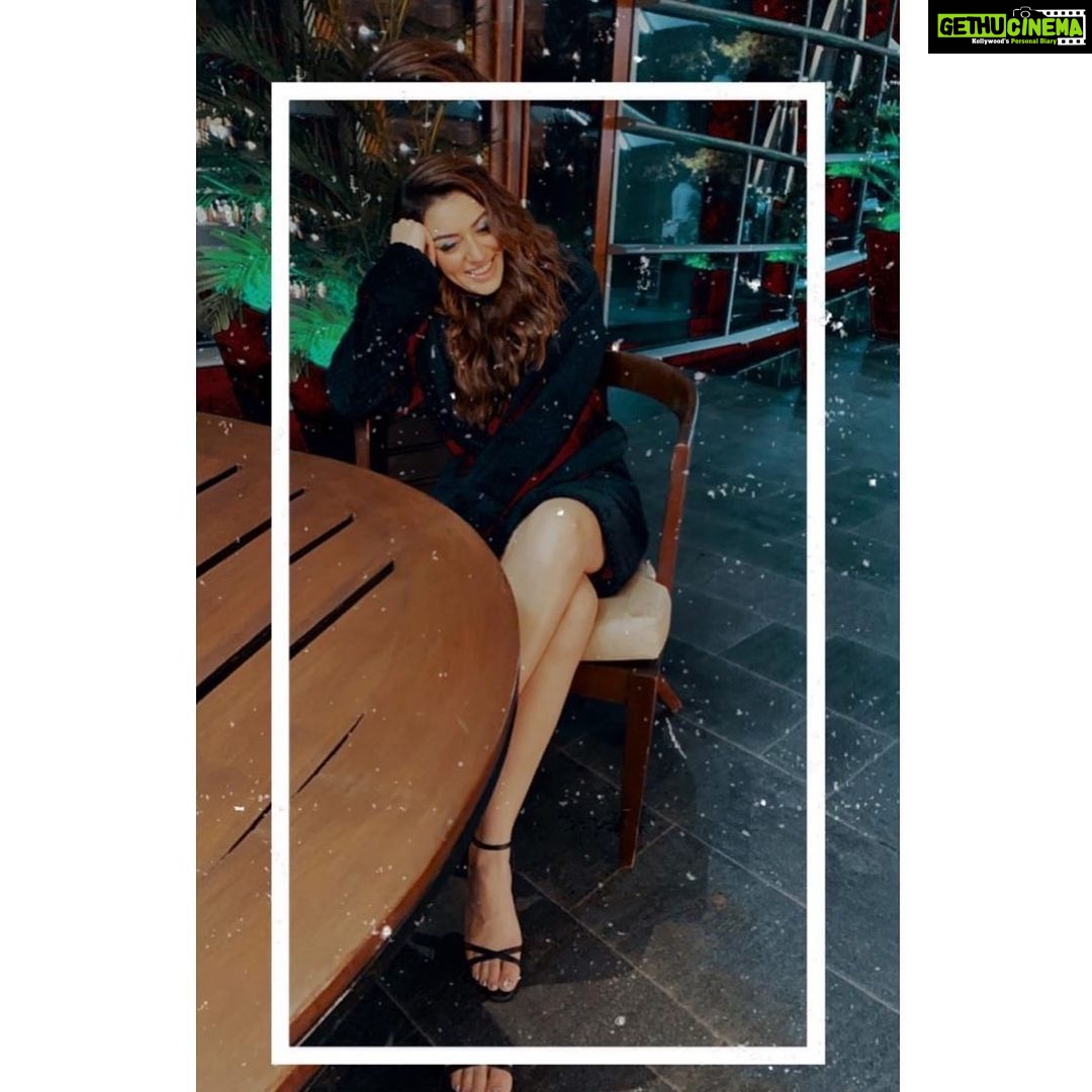 Hansika Motwani Instagram - Hey!! Take a ride on my energy . 💛