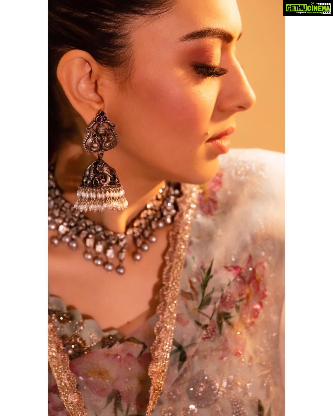 Hansika Motwani Instagram - 🌸