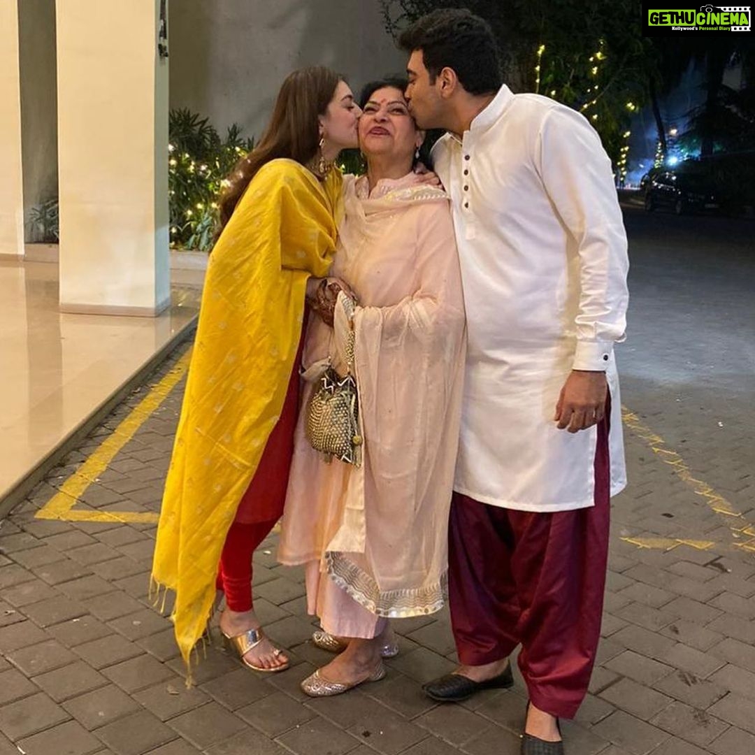 Hansika Motwani Instagram - Happy Diwali 💥
