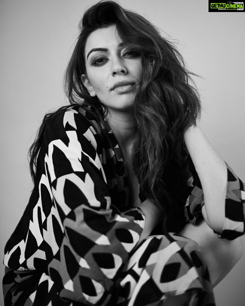 Hansika Motwani Instagram - 🖤♠️♣️