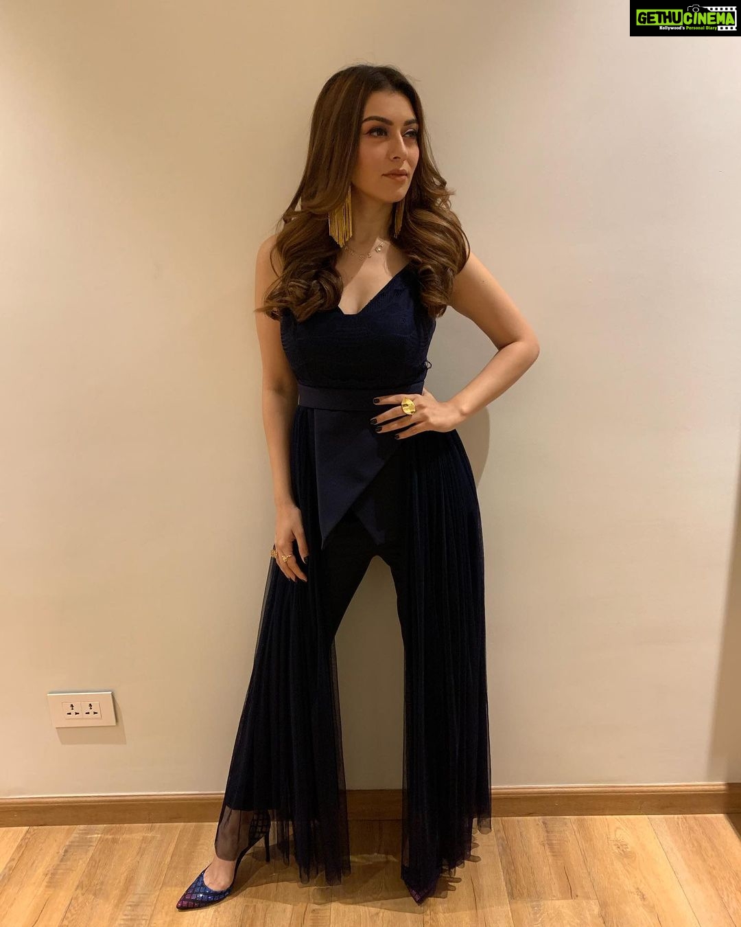 Hansika Motwani Instagram - 👗- @labelmanikananda HMU- @makeupbymahekkbhutt Styled by - @sukritigrover