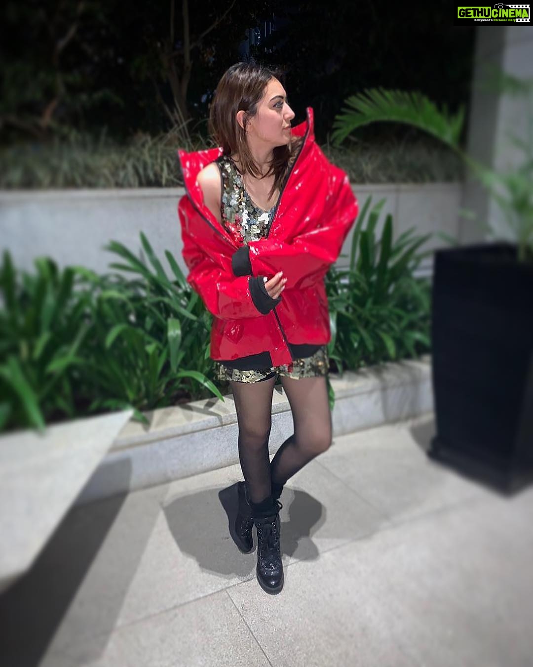 Hansika Motwani Instagram - Stress does not go with my outfit! !