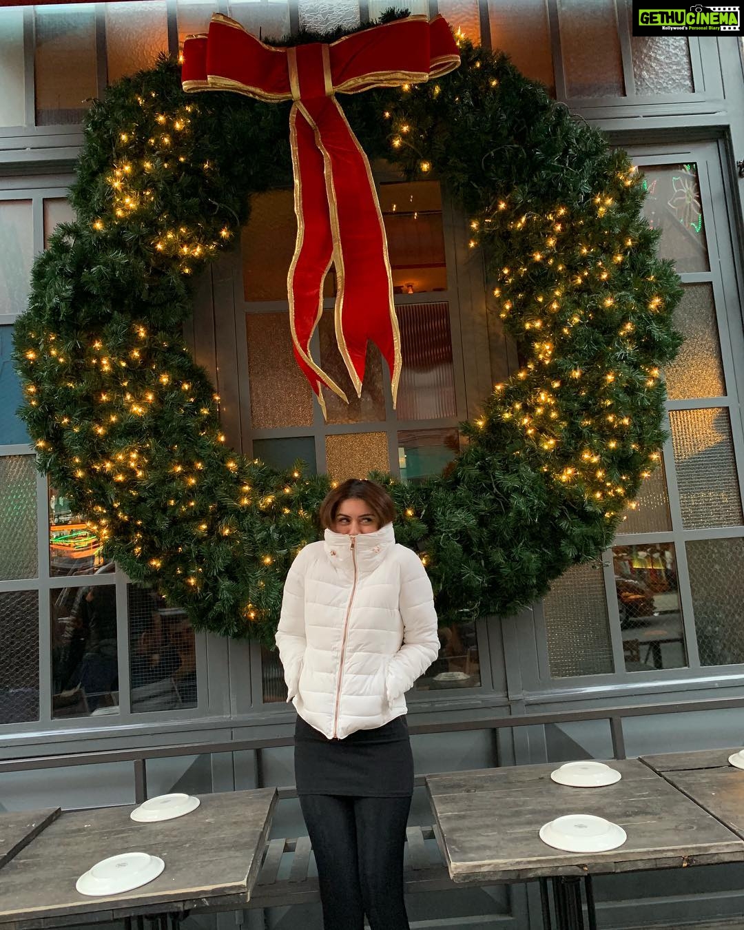 Hansika Motwani Instagram - Baby itโs cold outside ๐โ๏ธ 5th Avenue - New-York City USA
