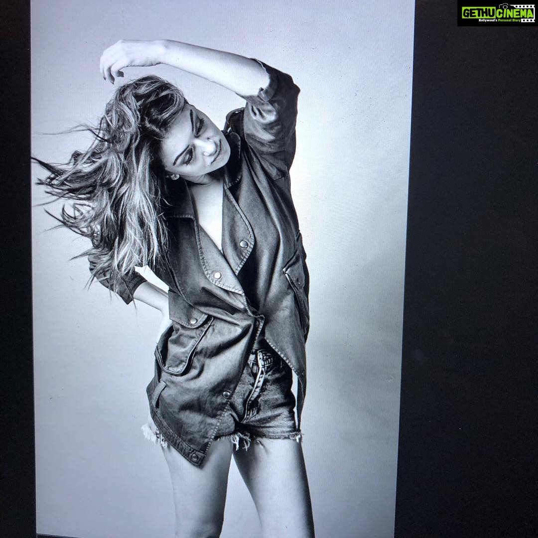 Hansika Motwani Instagram - Huh ?? You were saying something?? Sorry I was busy flipping my hair 💁🏼♀️😉