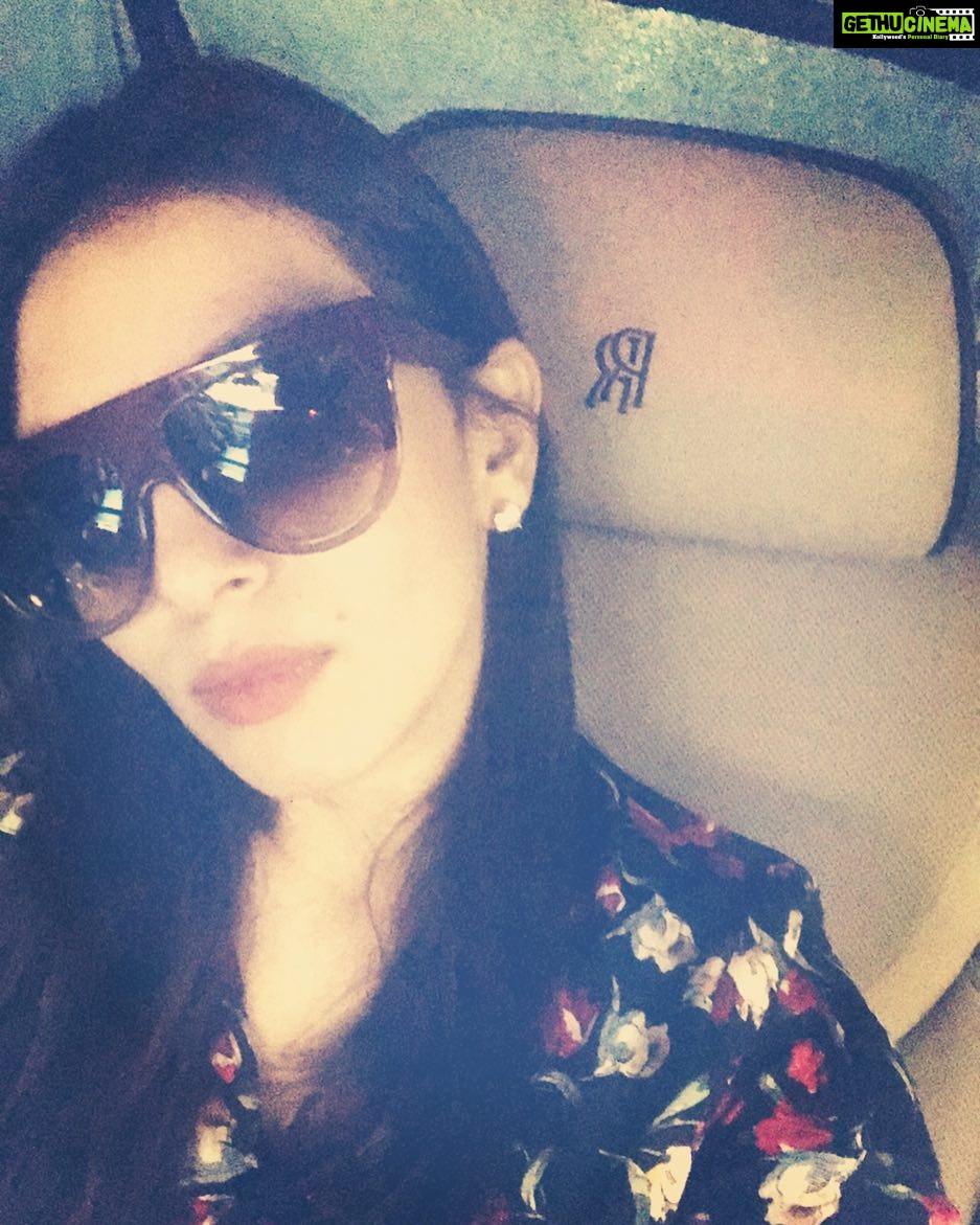 Hansika Motwani Instagram - #thuglife 😎