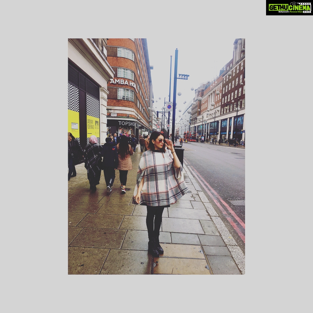 Hansika Motwani Instagram - "Dressing well is a form of good manners." —Tom Ford #londondiaries Oxford Street