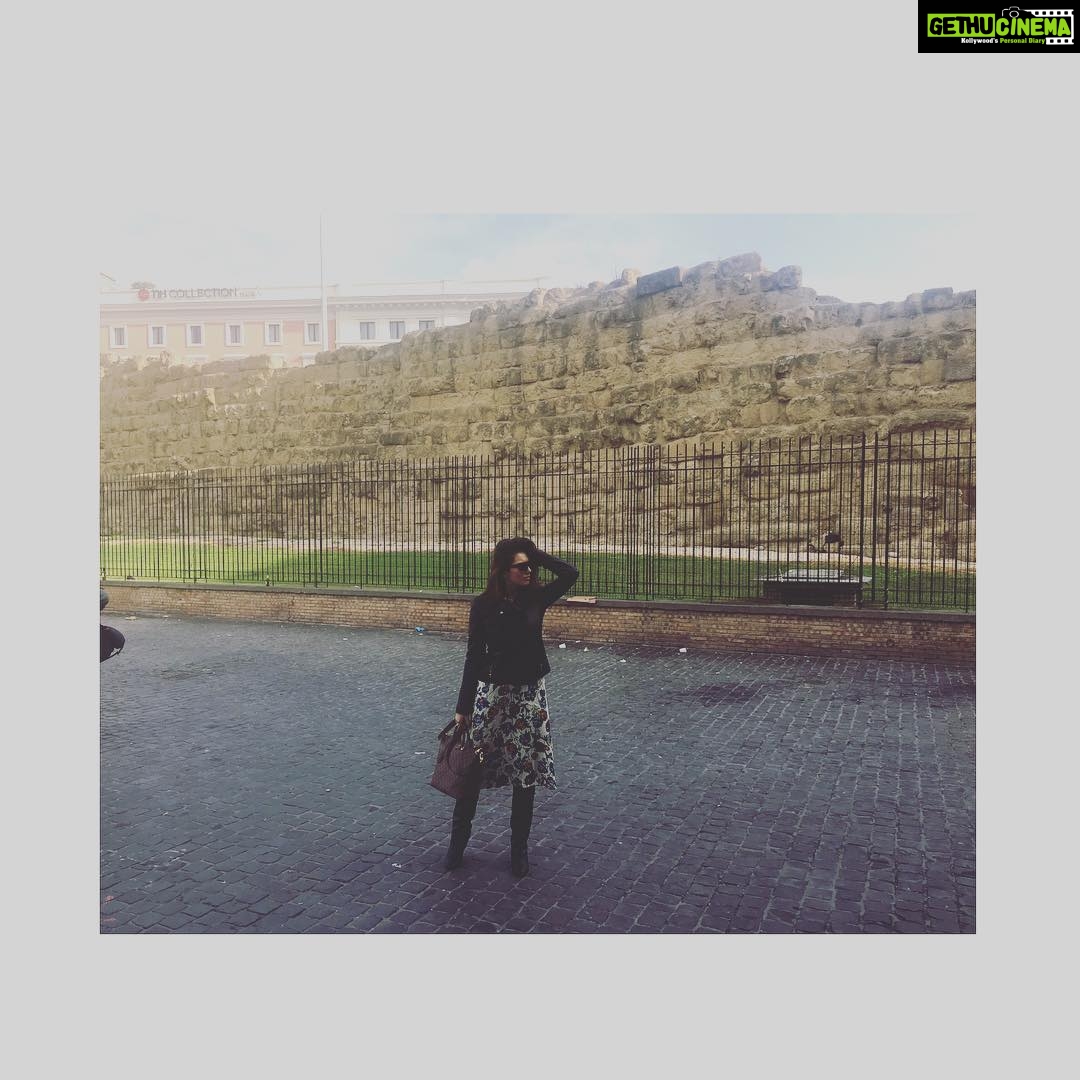 Hansika Motwani Instagram - When in #Rome .... 🇮🇹 Rome, Italy