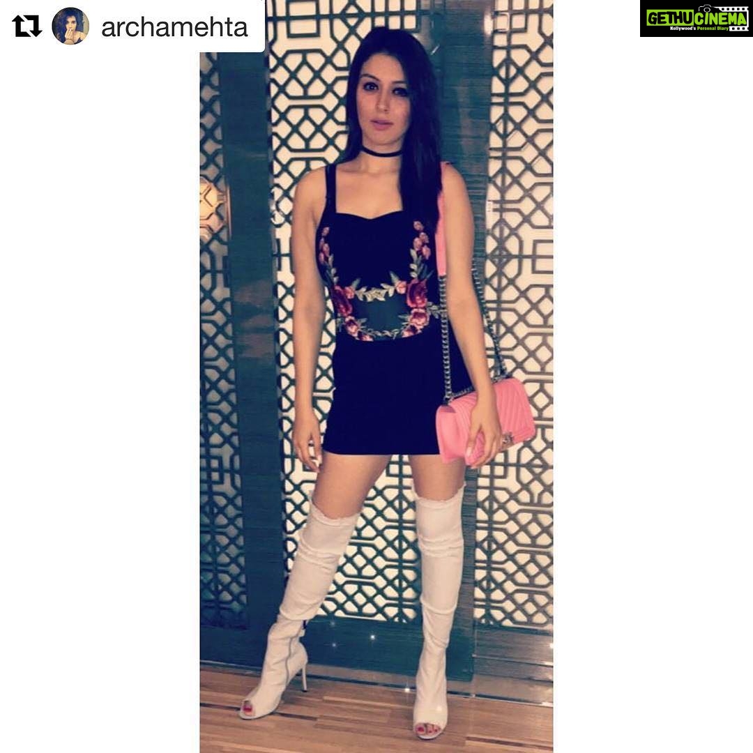 Hansika Motwani Instagram - #Repost @archamehta (@get_repost) ・・・ @ihansika is flamin in @_purple_paisley_ and chanel last night.. #hansikamotwani #hothotbaby #denimboots💙 #partyready