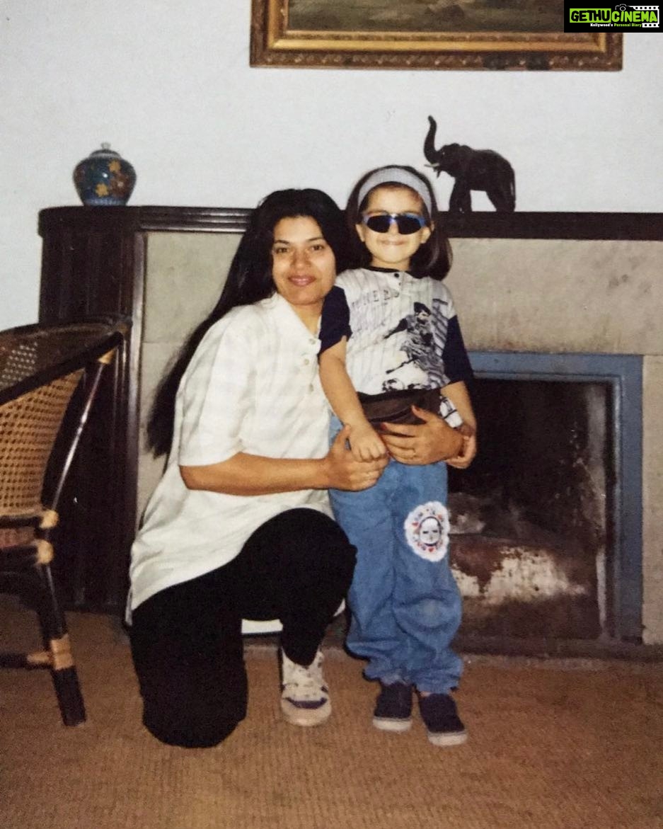 Hansika Motwani Instagram - I got my #swag from my mother 😎 Happy Mother's Day maa ... I am today is all because of you ❤️love you