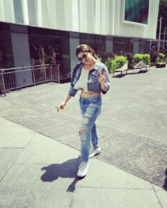 Hansika Motwani Instagram - While I peace ✌️out 😏