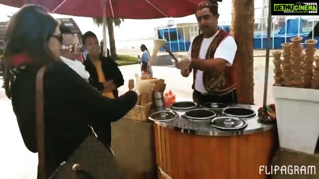 Hansika Motwani Instagram - He refuses to give me my ice cream ππ #throwback #dxb #iranianicecream π¦#fun βΊοΈβΊοΈ
