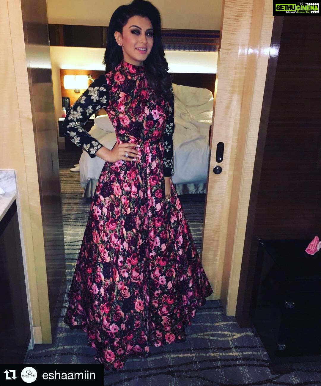 Hansika Motwani Instagram - #Repost @eshaamiin with @repostapp. ・・・ #Flowerpower @ihansika @feminaawards in @bhumikasharmaofficial #fashion #styling #actress @eshaamiin styling
