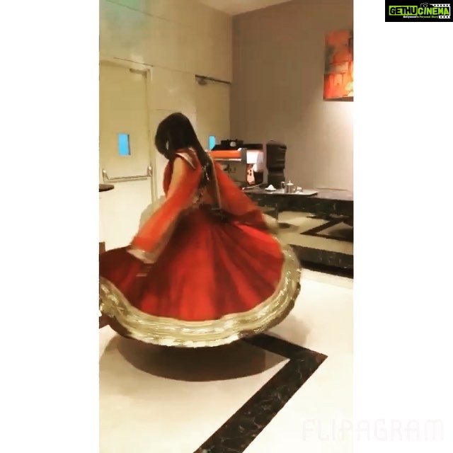 Hansika Motwani Instagram - #mandatory ππΌππΌππ»ππ»πππΌππΌ
