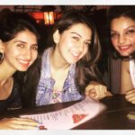 Hansika Motwani Instagram – My two most important people #bff ❤️ 💁🏼💁🏼 #upperl-Lower Parel😋
#juhu😋
#Lokhandwala 😋