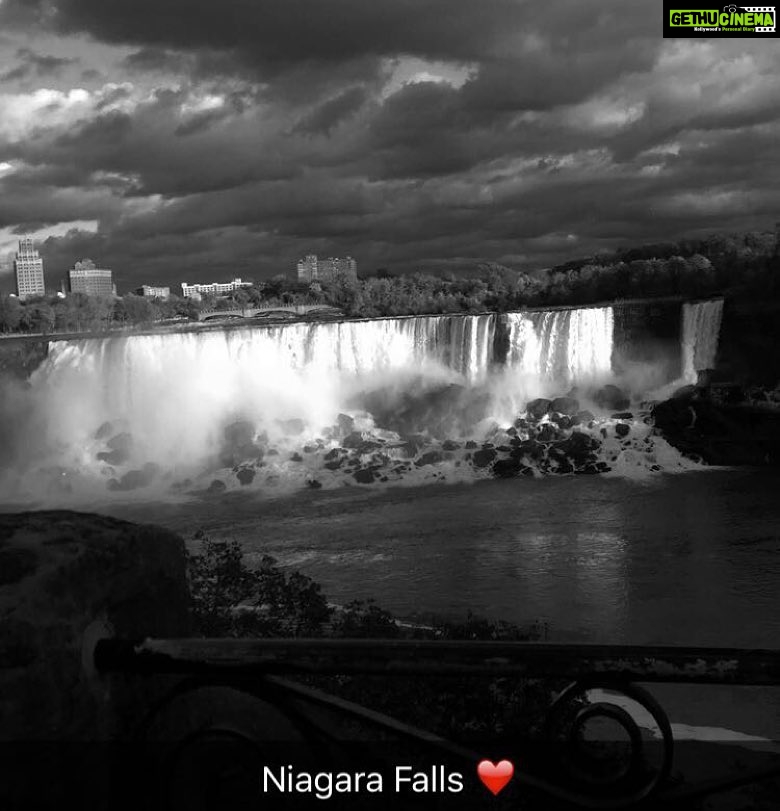 Hansika Motwani Instagram - 🇨🇦🇨🇦🇨🇦🇨🇦🇨🇦🇨🇦🇨🇦🇨🇦🇨🇦🇨🇦🇨🇦