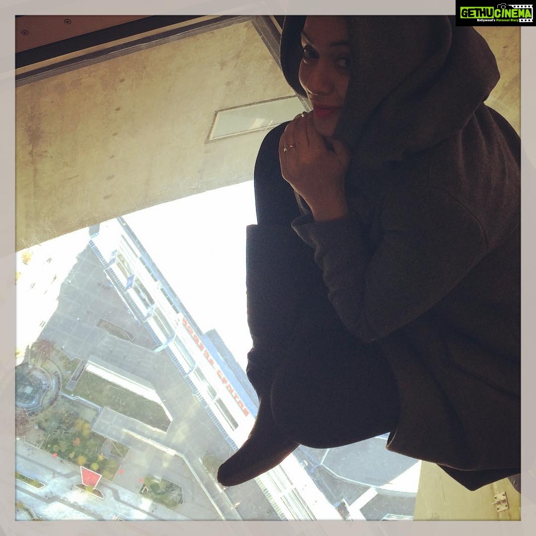 Hansika Motwani Instagram - #CN #tower The third tallest tower in this world π¨π¦ CN tower glass floor , on the 104th floorπ #scaryexperience #cheapthrills ππ #Toronto #beingatourist