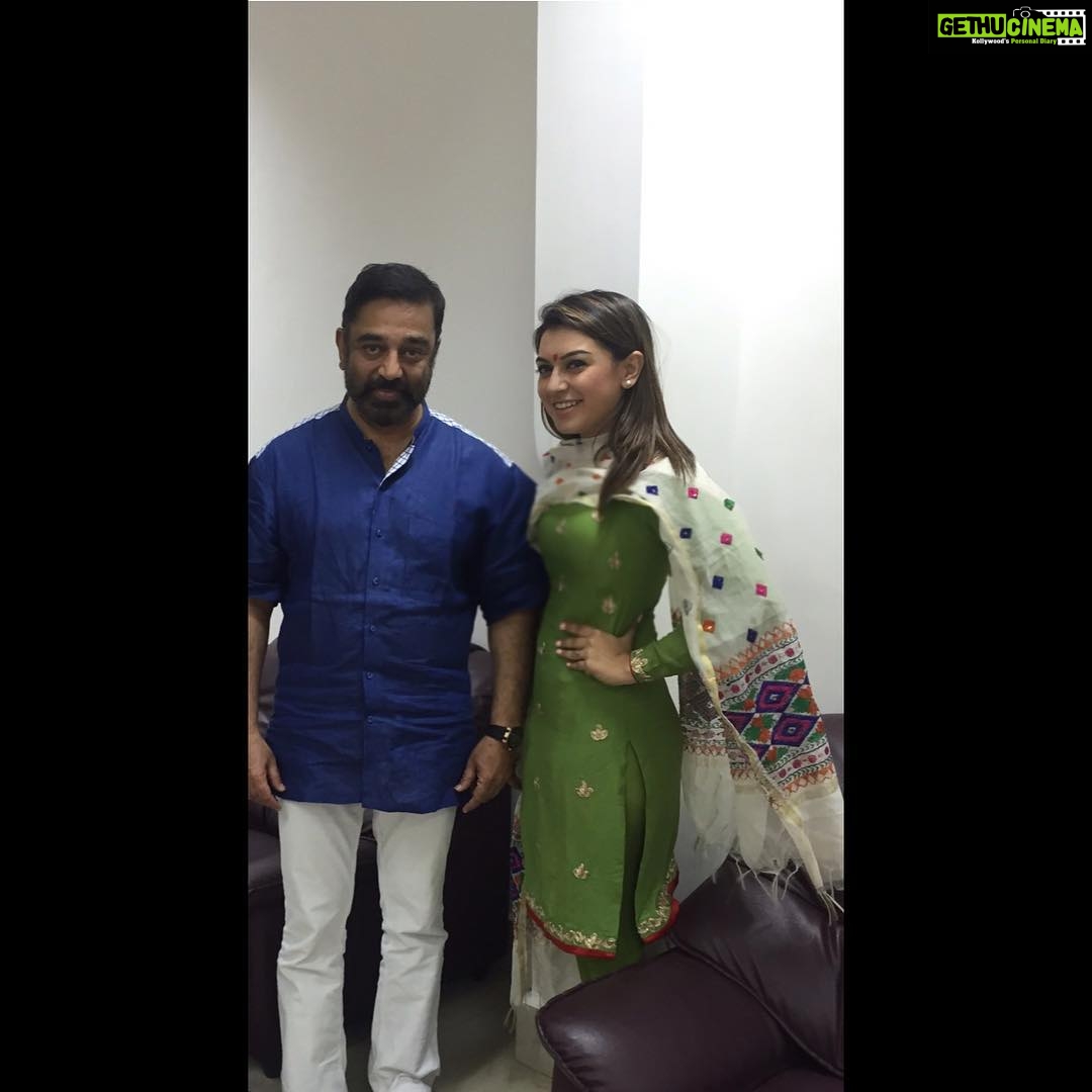 Hansika Motwani Instagram - My fan moment 😍kamal sir .. Such a humble personality . Living legend . Had such a wonderful time chatting with him :)