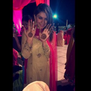 Hansika Motwani Instagram - #mehendiKiraat #mehendi after years !!!!