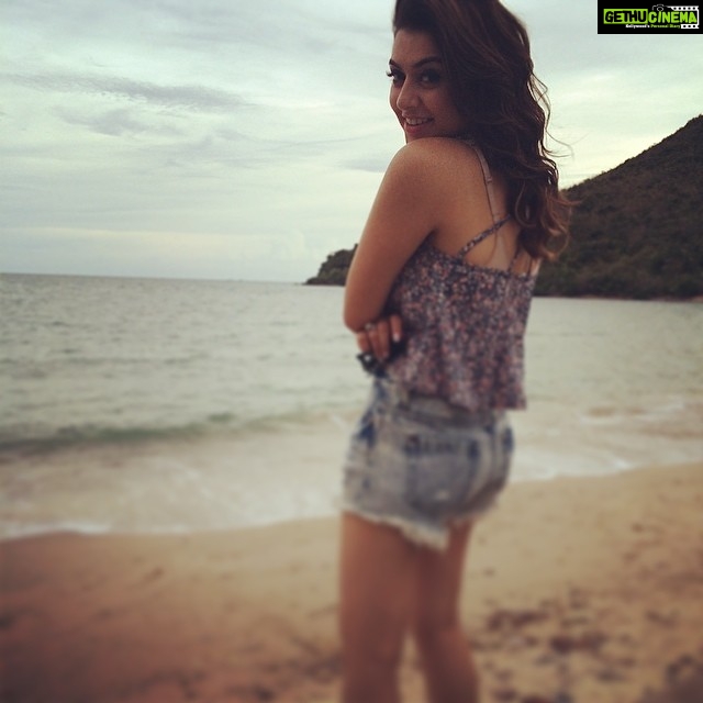 Hansika Motwani Instagram - #throwback #random #loneliness #bliss @ #peace 😊🌟