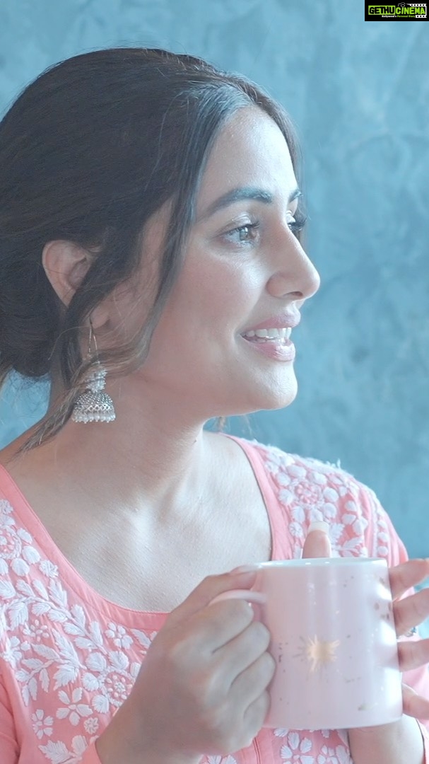 Hina Khan Instagram - Anandi aur Jigar se milne ke liye main toh hu taiyaar! Aaj raat 8 baje! Aap bhi aa rahe ho na? *#BalikaVadhu2, Aaj se, Mon-Fri, raat 8 baje sirf @ColorsTV par!* #BV2 #Ad