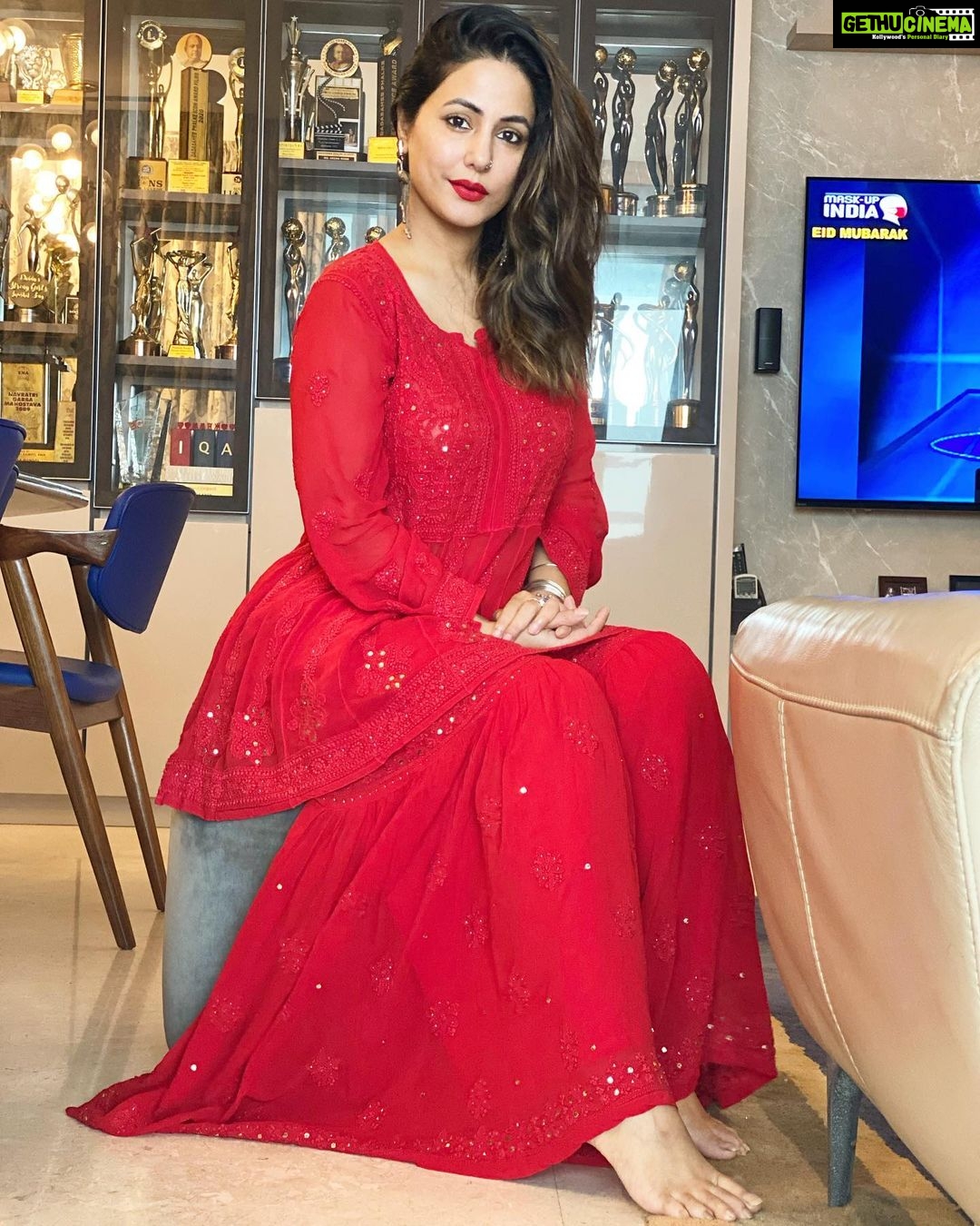 Hina Khan - 1.1 Million Likes - Eid Mubarak ✨🌟