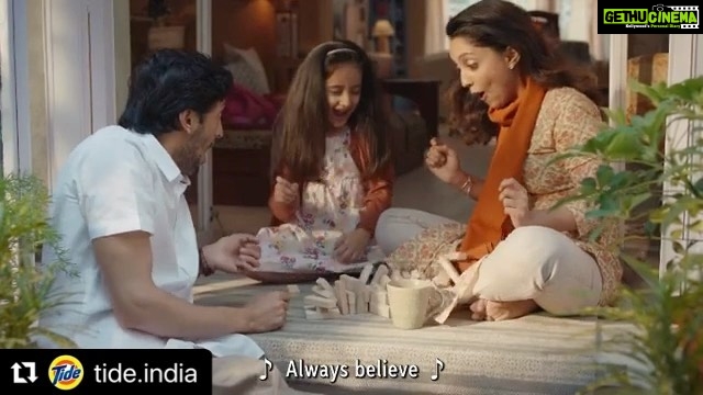 Hina Khan Instagram - This film from @tide.india has such a heart-warming, relevant message for all of us♥️. What is really the value of our time? Is it just about going from one task to other, or truly about giving happiness to our souls by spending time on what we truly love and enjoy doing? What is it, that can truly make our time priceless? And for me, that is about curling up on the sofa with my mom with a hot cup of chai!♥️♥️ Thank you Tide, for reminding me to keep making time for these moments that truly make me happy. Brilliant initiative with #TideForTime