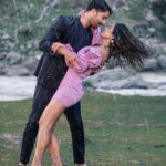 Hina Khan Instagram - We can't wait for you all to see a glimpse of #BaarishBanJaana, the teaser drops tomorrow! Are you guys ready? ❤️ @vyrloriginals @shaheernsheikh @payaldevofficial @stebinben @kunaalvermaa @adityadevmusic @aditya_datt @poojasinghgujral