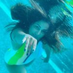 Hina Khan Instagram - The silent world, quiets the mind.. Dive into Happiness at @kuramathiisland Kuramathi Maldives