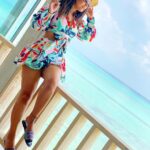 Hina Khan Instagram - Travel brings you more Power.. #TravelTherapy #MaldivianBlues This is my kind of happy place @kuramathiisland Love it 🥰 Kuramathi Maldives
