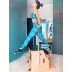 Hina Khan Instagram – What if I fall? Oh, But my Darling, What if you FLY.. 
#WorkOutWithHinaKhan #PilatesGirls #BodyBalance #WorkOutInStyle