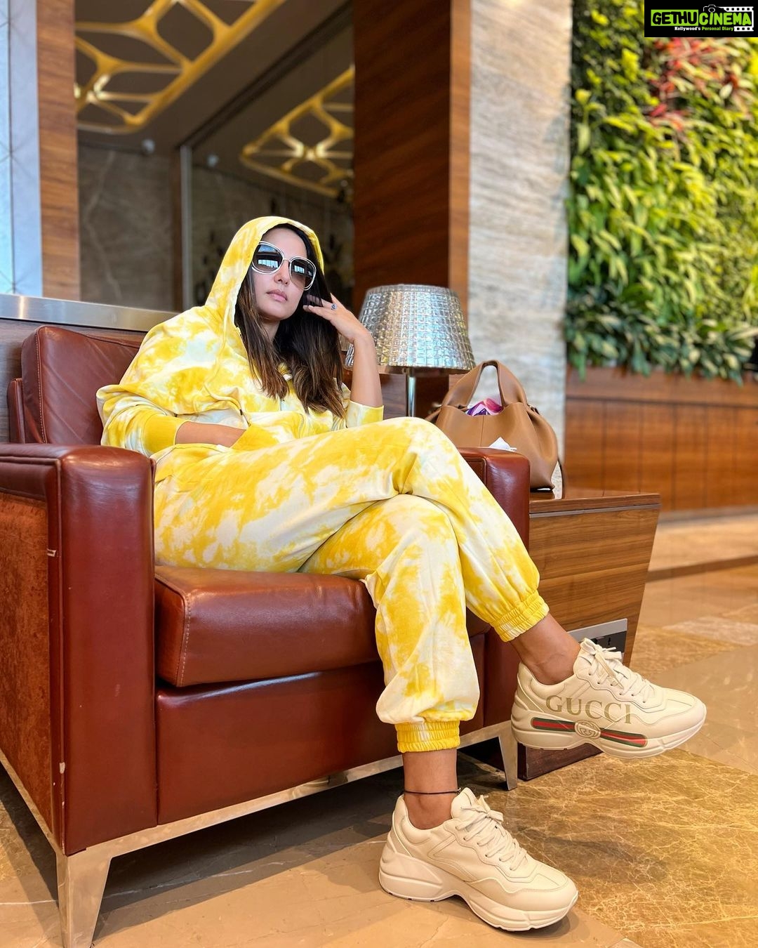 Hina Khan Instagram - I googled my symptoms, turns out I need a vacation 🙃 #WanderLust #Travel #NewDestination #Throwback