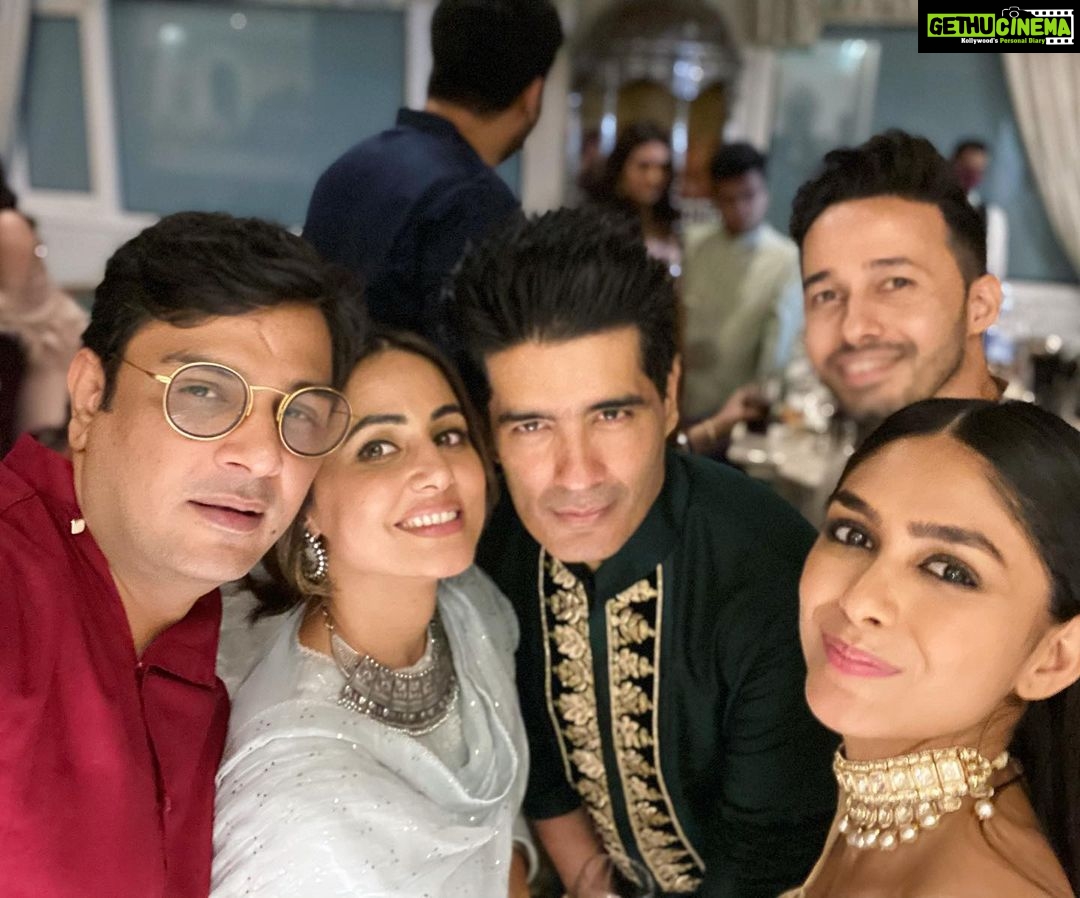 Hina Khan Instagram - A night to remember #Diwali2020