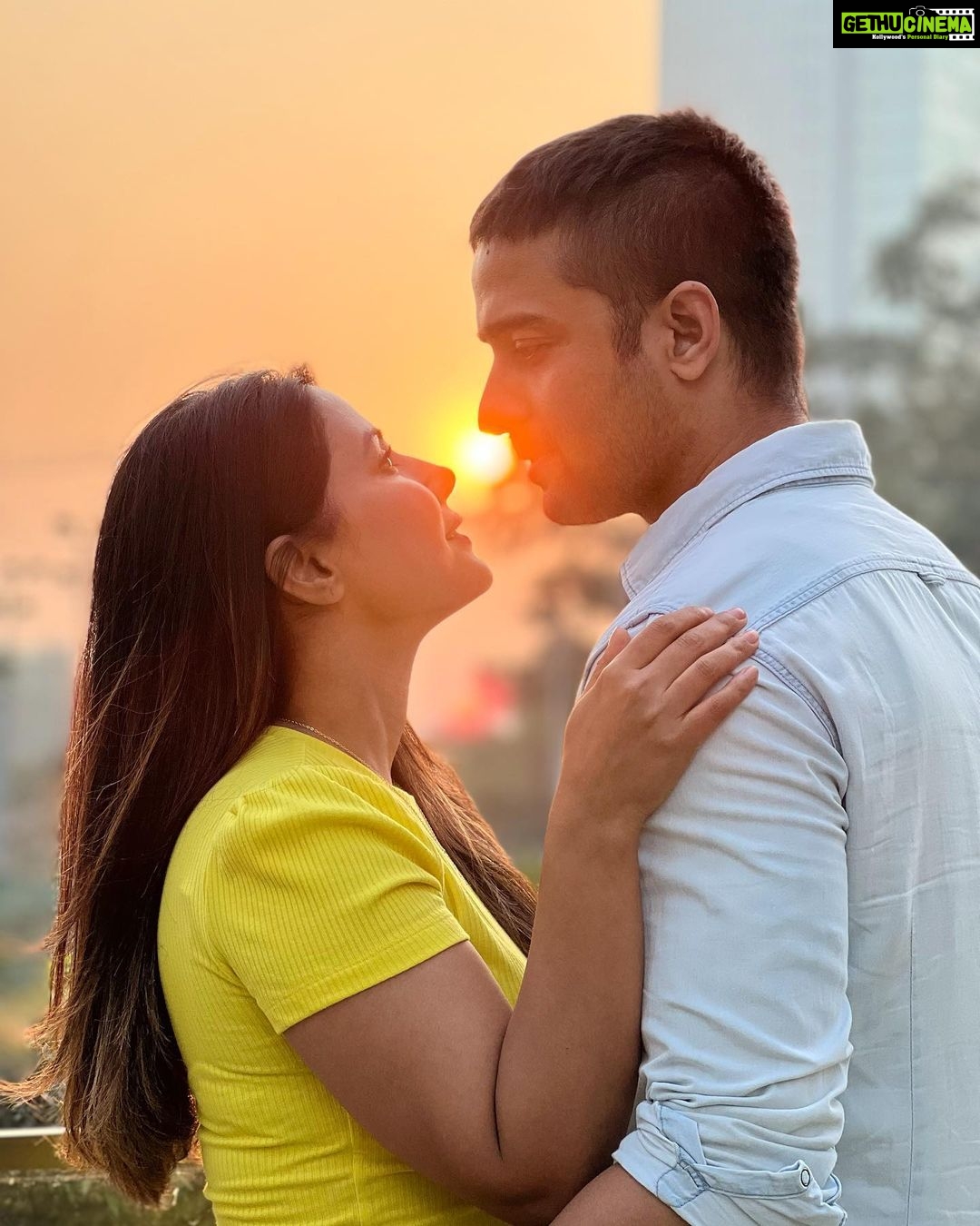 Hina Khan Hot Kiss