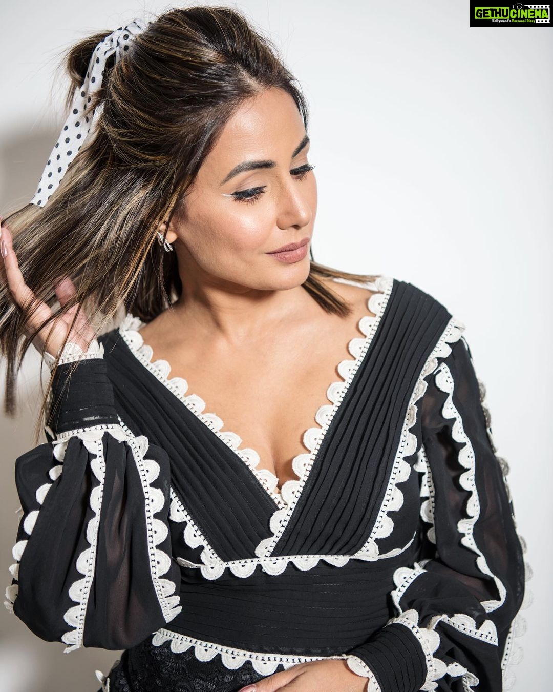 Hina Khan Instagram - #HKBiggBossLookBook #SherrKhanIsBack #ToofaniSeniorHina #BB14 . . ~ #TeamHK