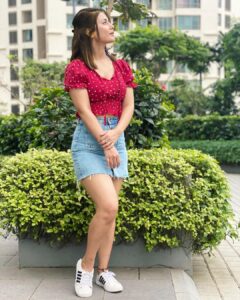 Hina Khan Instagram - Hello H-Instagrammer’s #Hinstagramers 😬