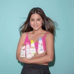 Hina Khan Instagram – Say no to dry & dull skin. Get nourished & beautiful skin with @everyuthnaturals Body Lotions with the goodness of 100% natural Almond Milk. 
 #everyuthnaturals #BodyLotion #PureSkinHappyHarDin #skincare