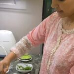 Hina Khan Instagram - Home made Green Chutney.. Hope you guys like it🤗 #RookieChefHK