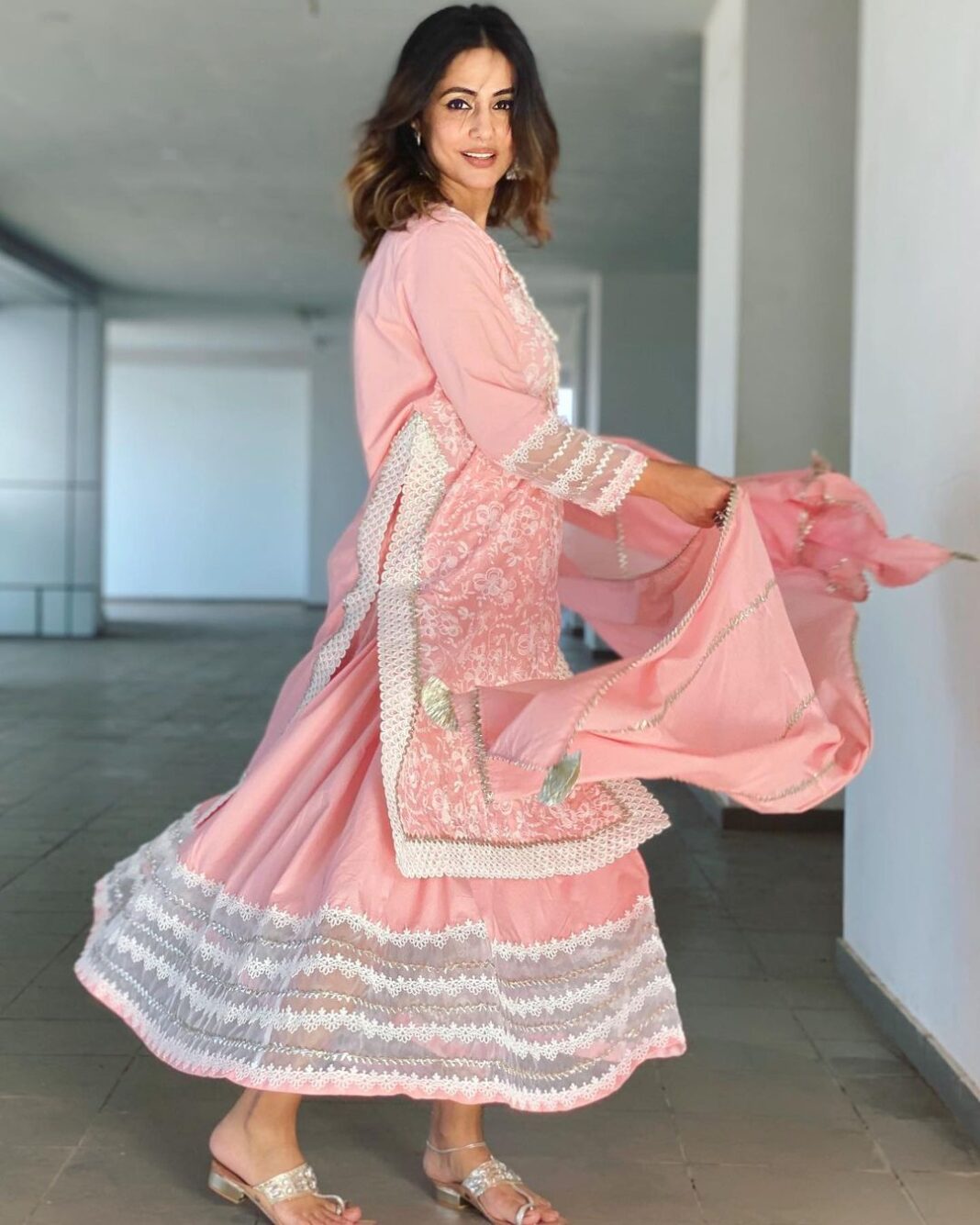 Hina Khan Instagram - Eid Mubarak 🌙