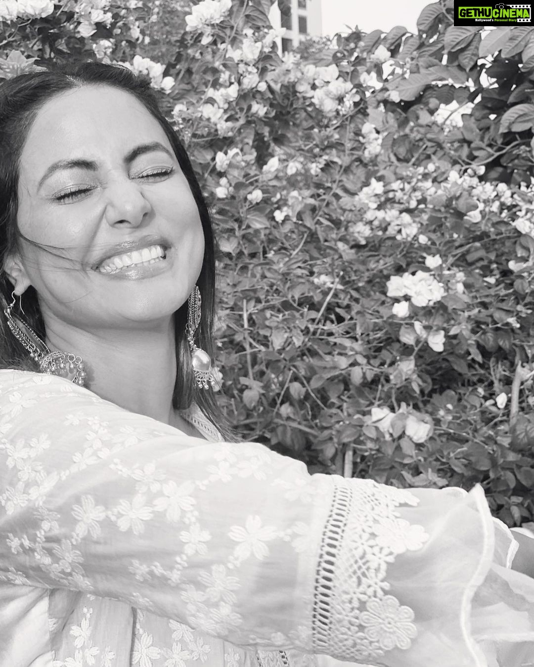 Hina Khan Instagram - If you see someone without a Smile, give them one of yours 😁 #SpreadLoveAndSmiles