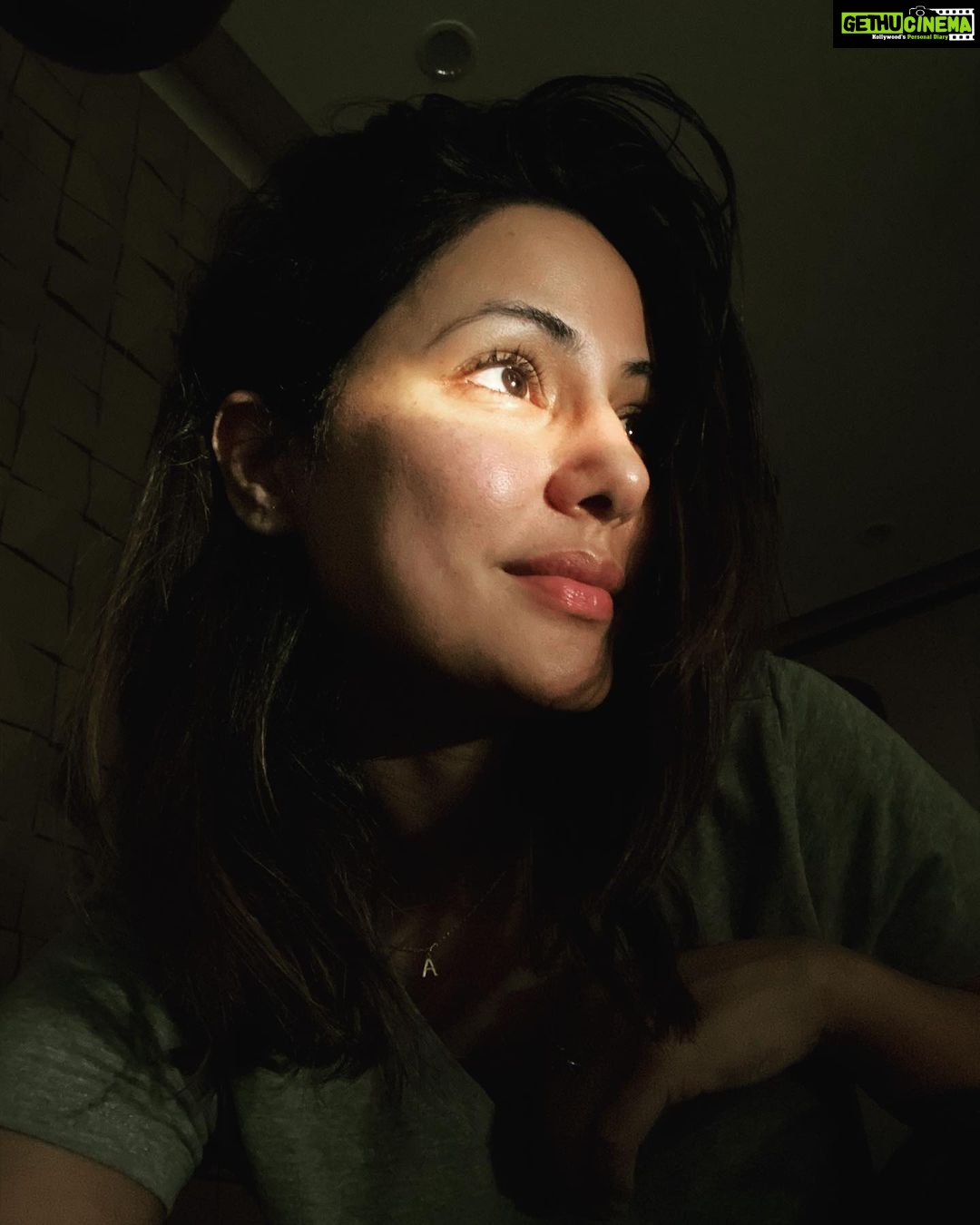Hina Khan Instagram - A ray of Hope and Sunshine Everything’s Gonna b ok 🙏