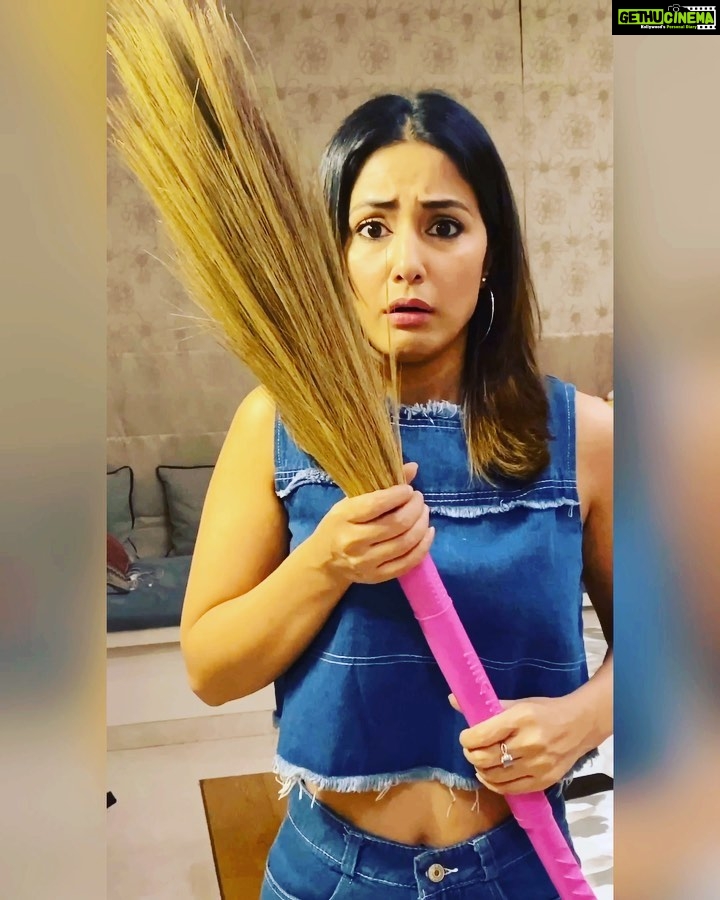 Hina Khan Instagram - #LockdownWaaliLife mein extra kaam ka dard toh rahega, lekin baaki sab dard ke liye hai #CombiflamPlus #StayStrong #StaySafe #IndiaKaDard