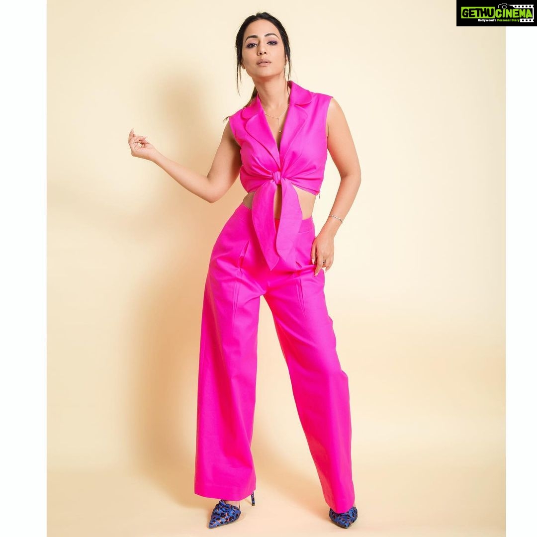 Hina Khan Instagram - #Hacked promotions Seperates @fmrthestore Jewellery by @adiaraqueenjewelry Heels @fyorofficial Styled by @sayali_vidya MUA @sachinmakeupartist Hairstylist @sayedsaba 📸 @onegreymood