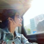 Hina Khan Instagram - She’s not SunKissed, She kisses the Sun ☀️ #ShineOn