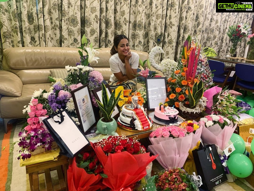 Hina Khan Instagram - Birthday love #Blessed Thank you All 🙏