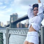 Hina Khan Instagram – For the love of White 🦢