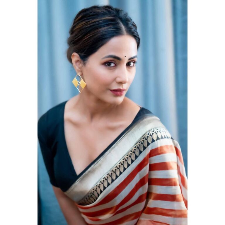 Hina Khan Instagram - 🇮🇳. 📸 @dreamglamprodnyc Saree by @gubbarajyalakshmi Jewellery @niiaashi @curiocottagejewelry Wedges by @stoffastyle Styled by @sayali_vidya
